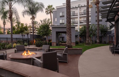 Burbank Hotel | Courtyard Los Angeles Burbank Airport