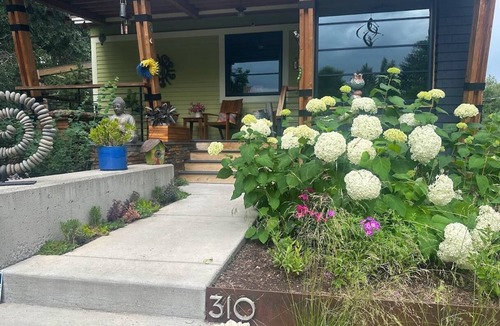 Bozeman House | Coveted creekside setting, near downtown and Bogert Park.