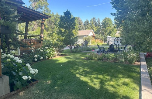 Bozeman House | Coveted creekside setting, near downtown and Bogert Park.