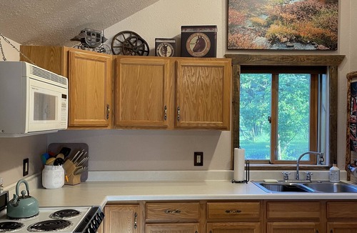 Helena Cabin | Cowboy Cabin Getaway