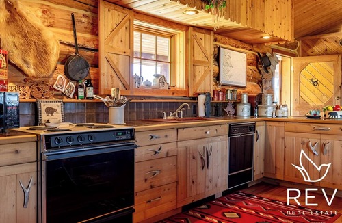 Cody Cabin | Cowboy Cabin in the Heaven