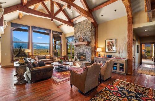 Pray House | Cowboy Lake Lodge