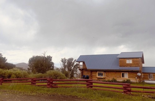 Melrose Cabin | Coychar Salmon Fly Cabin- Located on the Big Hole River