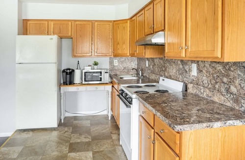 Riverview Apartment | Cozy Private 3 Bedroom Apartment with Bath | | Sleeps 5 | Free parking