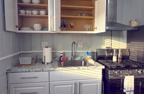 Porterville House | Cozy 1 bedroom 1 bathroom house near hospital