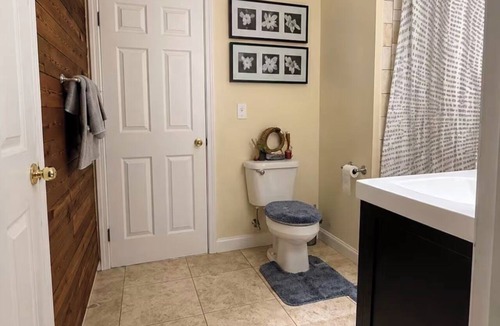 Prosperity Church Road Apartment | Cozy 1-bedroom apartment in amazing Charlotte with AC and gym