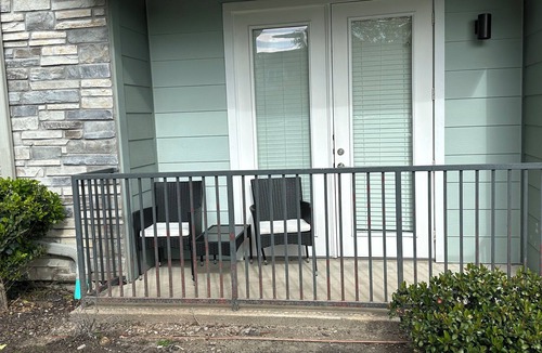 George Bush Park/Eldridge Apartment | Cozy 1-bedroom apartment in fabulous Houston with AC and gym access