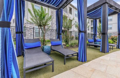 George Bush Park/Eldridge Apartment | Cozy 1-bedroom apartment in fabulous Houston with AC and gym access