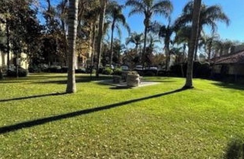 Roosevelt Condo | Cozy 1-bedroom condo with pool, gym, security in downtown Fresno