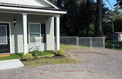 Barnwell House | Cozy 1-bedroom house in serene Barnwell with AC by the lake