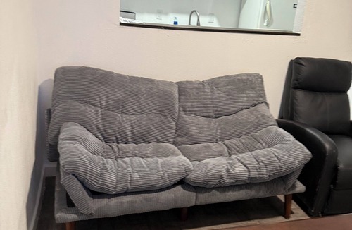 Palmdale House | Cozy 1-bedroom house in welcoming Palmdale with AC