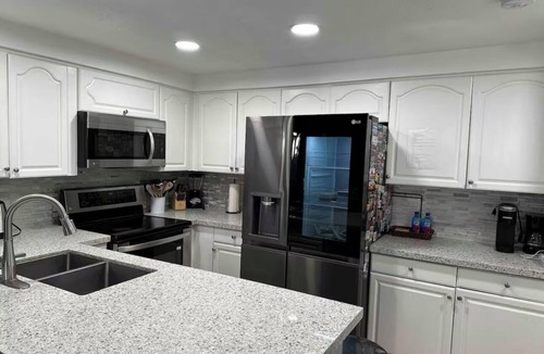 University City Condo | Cozy 1-bedroom pet friendly resort style living in San Diego UTC/lajollla