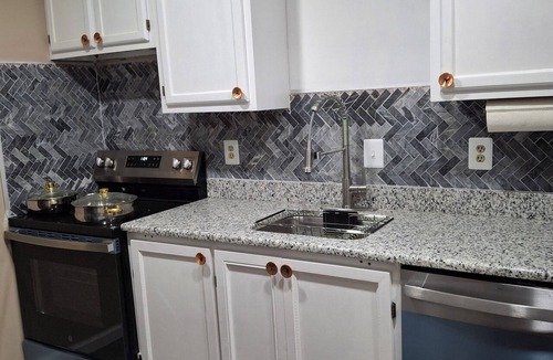 Laurel House | Cozy 1-bedroom townhome in pleasant Laurel with AC