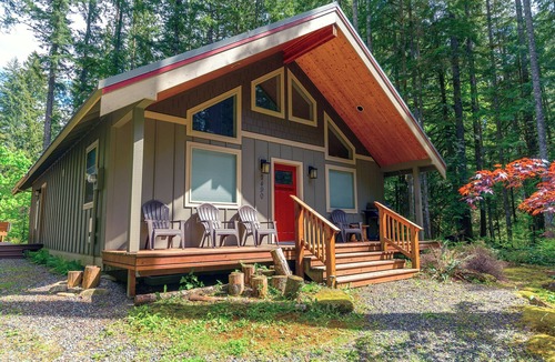 Warnick House | Cozy 2 Bed/2 Bath with sauna, perfect for small families