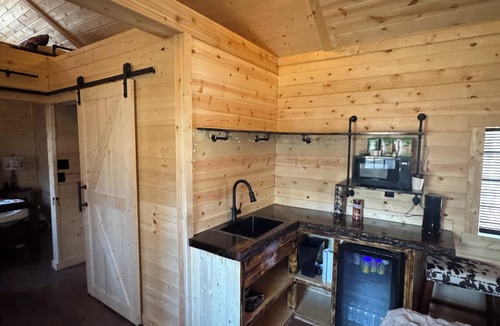Mount Mourne Cabin | Cozy 2-bedroom cabin at Happy Ass Farm