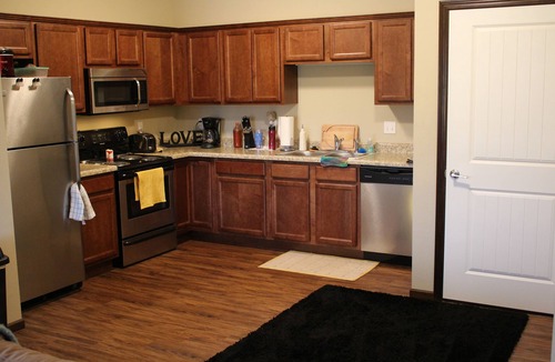 Waterloo Condo | Cozy 2-bedroom condo in Waterloo south side with AC, WiFi & cable TV