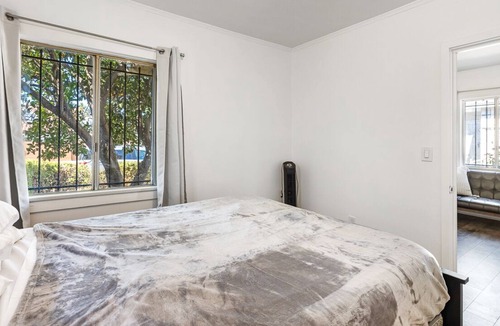 East Hollywood Cottage | Cozy 2-bedroom cottage in the heart of L.A.