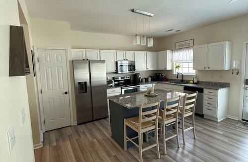 Huntersville House | Cozy 2-bedroom townhome in peaceful Huntersville with AC