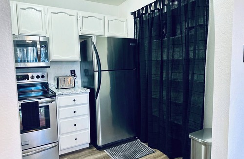 South Salt Lake Condo | Cozy 2-bedroom condo with AC, nestled in South Salt Lake City.
