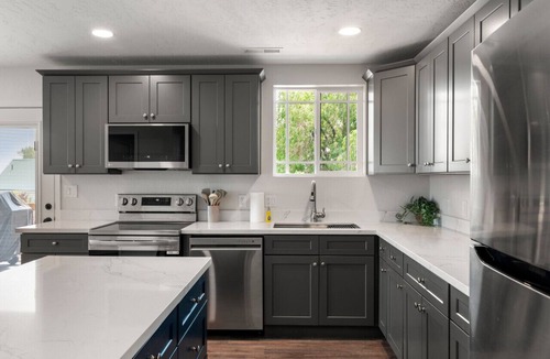 St. Charles Apartment | Cozy 2B/2B condo near Bear Lake