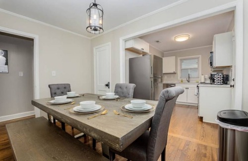 Biddleville Apartment | Cozy 2BR/2BA Close to Downtown NFL Panther Stadium