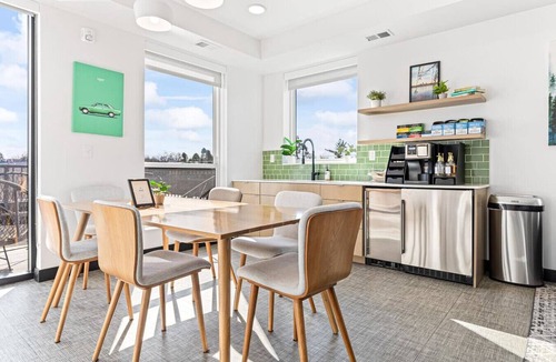 Carag Apartment | Cozy 2BR Retreat w/Gym & Roofdeck near Downtown