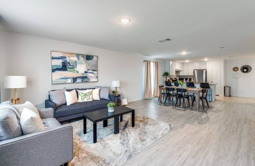 New Braunfels Cabin | Cozy 3-Bedroom Home - Perfect for Extended Stays!