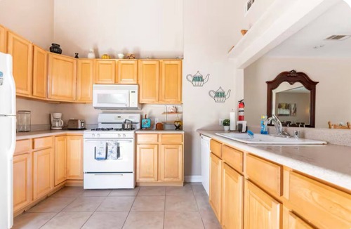 Torrance House | Cozy 3-bedroom house near LAX & Torrance Airport