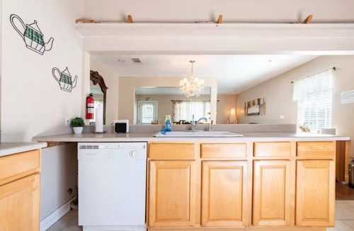 Torrance House | Cozy 3-bedroom house near LAX & Torrance Airport