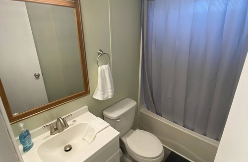 Mount Vernon House | Cozy 3-bedrooms, 2 full bath home in City Limits of Mount Vernon.