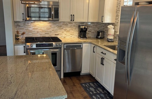 South End Condo | Cozy 3BR/2BA Condo – 5 Minute Walk to Beach & Boardwalk