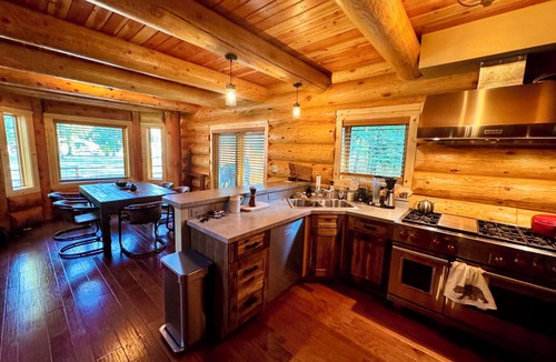 Seeley Lake Cabin | Cozy 4-bedroom Cabin, Sleeps 9, in beautiful Seeley Lake