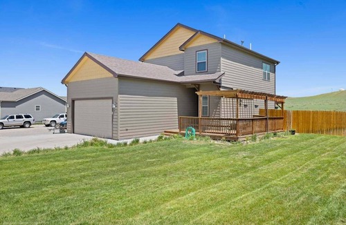 Casper House | Cozy 4 BR/4BA Home w/Amazing Mtn Views!