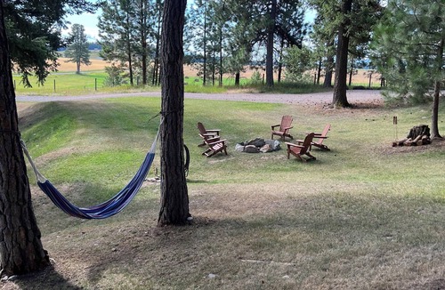 Columbia Falls Cabin | Cozy and charming little cabin nestled up in the trees ,in columbia falls MT