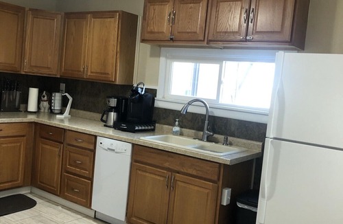 Saratoga House | Cozy And Pet-Friendly!