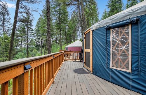 Boise Cabin | Cozy and POSH-est Yurt in gorgeous Boise National Forest