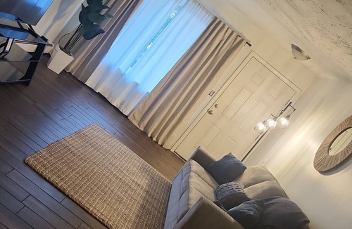 Garden City Apartment | Cozy Apartment Getaway
