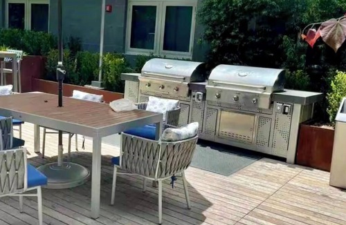 Glendale Apartment | Cozy apt with pool/gym/hot tub/rooftop, free parking in gorgeous Glendale