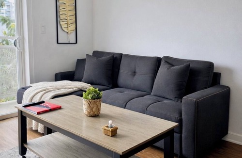 Glendale Apartment | Cozy apt with pool/gym/hot tub/rooftop, free parking in gorgeous Glendale