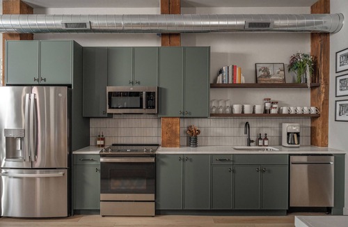 Northern Liberties Apartment | Cozy Artisan Loft w/Literary Charm/Book Binder