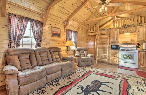 Augusta Cabin | Cozy Augusta Cabin w/Grill - Walk to Main St