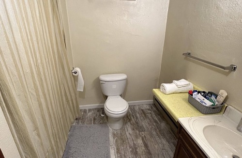 Winifred Apartment | Cozy Bach Suite
