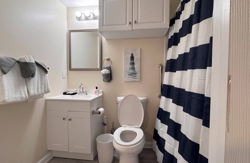 Longs House | Cozy Beach Bum Hideaway
