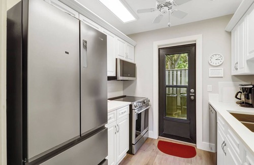 Oceanside Condo | Cozy Beach Retreat with Tennis! Short walk to the beach!