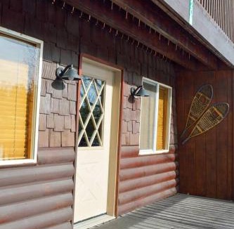 Island Park House | Cozy Bear Cabin Getaway