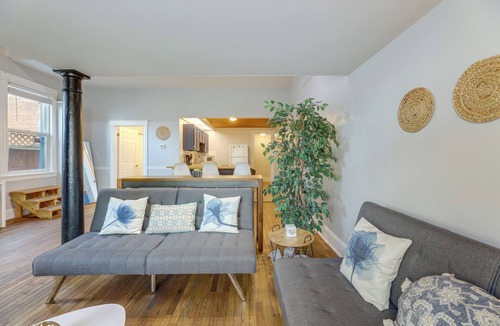 Clifton Heights House | Cozy Boho-Chic Loft ~ 2 Mi to Downtown Cincinnati