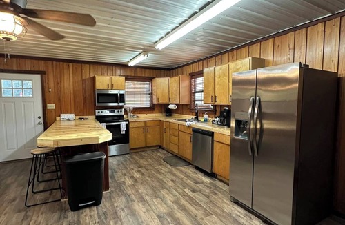 Kildare Cabin | Cozy Cabin central to Jefferson, Atlanta, Caddo Lake, Marshall & Linden