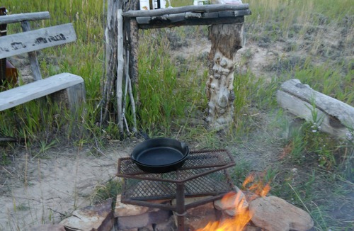 Gallatin Gateway Cabin | Cozy Cabin/House with Private Pond and 7KM of Skiing/Hiking Trails