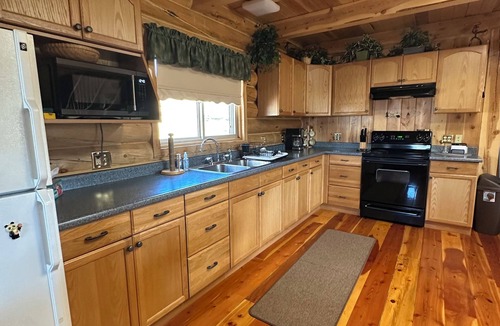Meeker Cabin | Cozy cabin in beautiful Meeker, CO-10 miles from town, perfect for OHV travelers