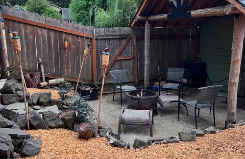 Springfield House | Cozy Cabin in Springfield’s Historic District Near Autzen Stadium